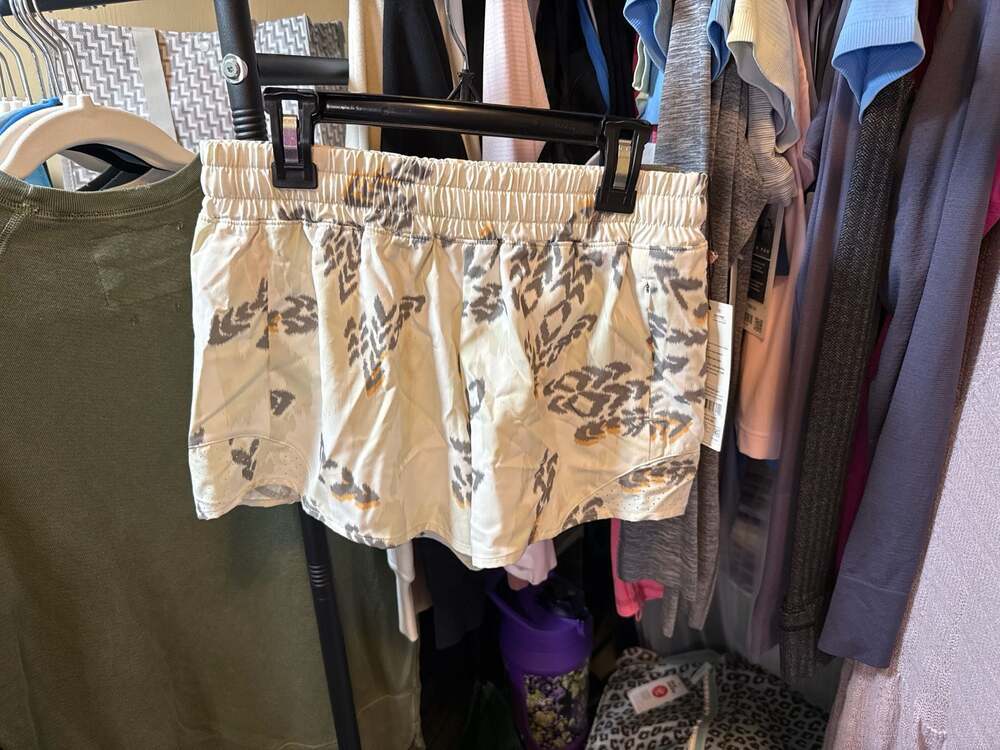 CALIA Women's Mid-Rise Infinity Run Short in Island Ikat Light Cream